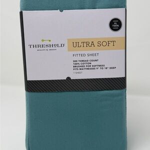 Threshold Ultra Soft Fitted Sheet in Teal